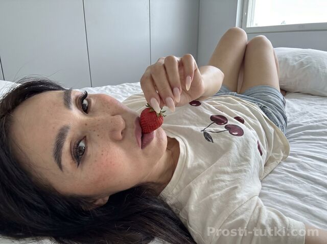 Индивидуалка Арина  Ботанический Фотография 